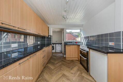 Kirkstall Close, Macclesfield, Cheshire, SK10 photo 3