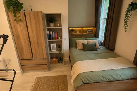 dressed bedroom .jpg