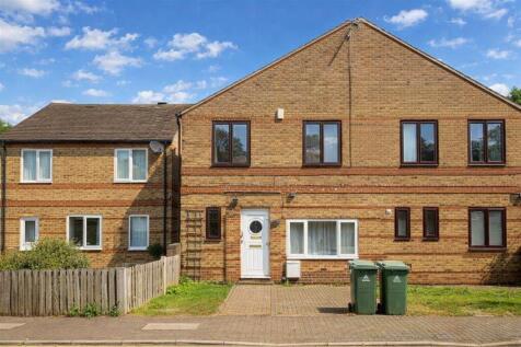 Beckton, E6, House for sale Barrain London Estate 