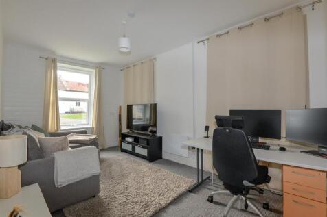 Living Room 1.jpg