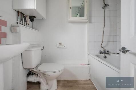 Blackhorse Lane 45 MV-7.jpg