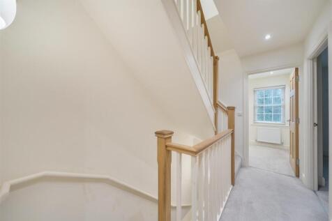 50 Northampton Road, Towcester (1).jpg