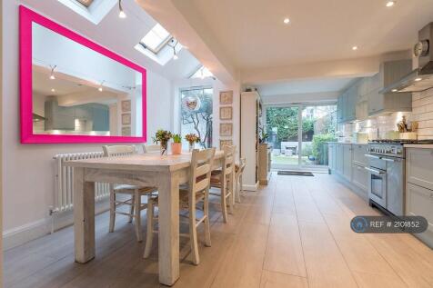 Kitchen/Dining Area