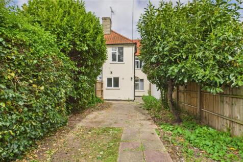 CAM02545G0-PR0406-STILL017