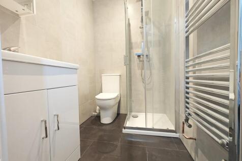 En suite - rm 5.jpeg