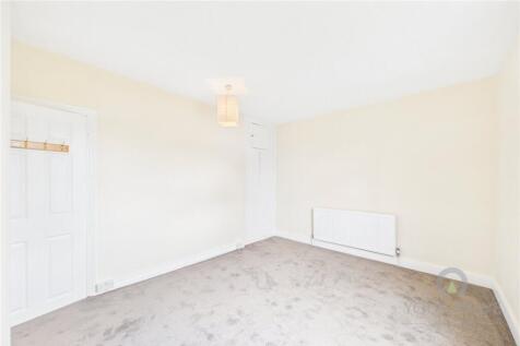 Queens Park, Aylesbury, Buckinghamshire, HP21 photo 3
