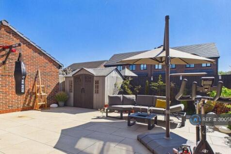 South-Facing Garden¿Porcelain Paved Patio-Angle 1
