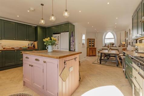 Kitchen-13.jpg