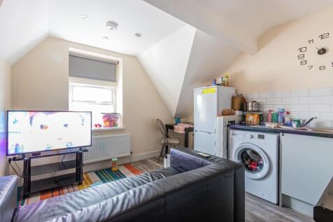 Cyril Crescent 6, 5 (1 of 5).jpg