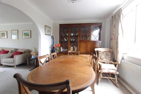 Dining Romm TG54.JPG