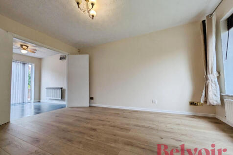 Magenta Drive, Newcastle-under-Lyme, ST5 photo 5