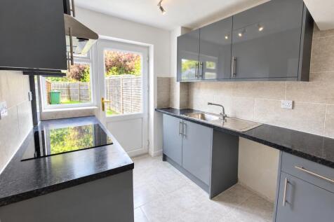 3-bed terraced on Pheasant Grove, Peterborough, PE4, £950/mo