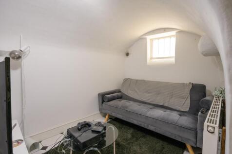 1  1a Montpelier BA1 2RF-21.jpg