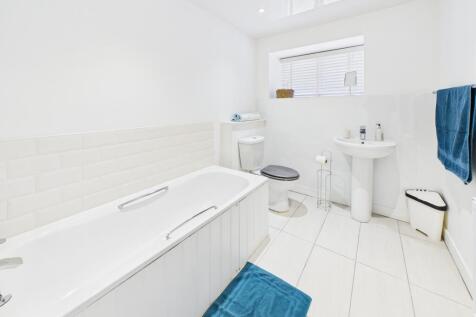 CAM03185G0-PR0084-STILL019