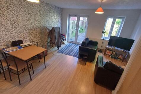 Lounge &amp; Dining area