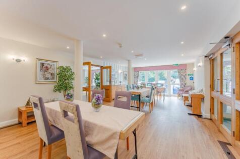 8563278-Stills-interior15(1) (Medium).jpg