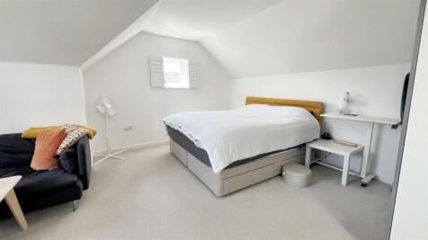 Master Bedroom.jpg