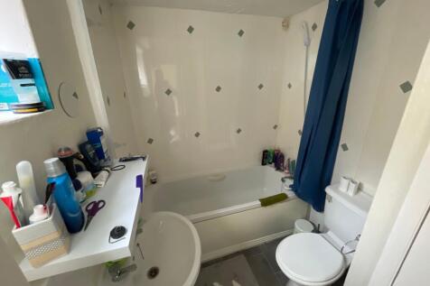 36B (Ground Floor) - Bathroom
