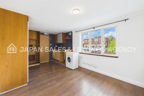 CAM04401G0-PR0173-STILL005.jpg