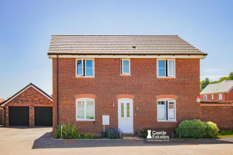 Three bedroom Detached house for sale