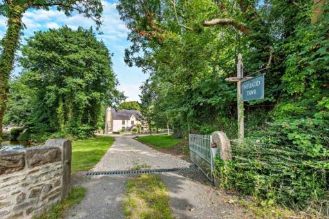 Entrance Drive