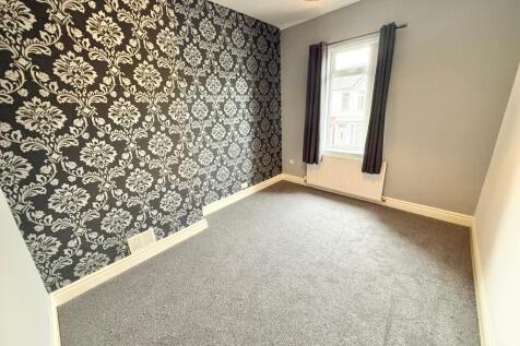 Victoria Road, Ellesmere Port, Cheshire photo 5