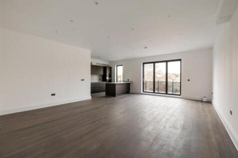 Whitehall Road, E4