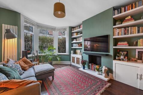 Living Room/Bedroom