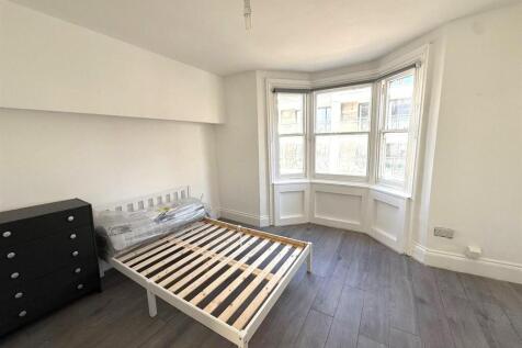 bedroom 2.jpeg