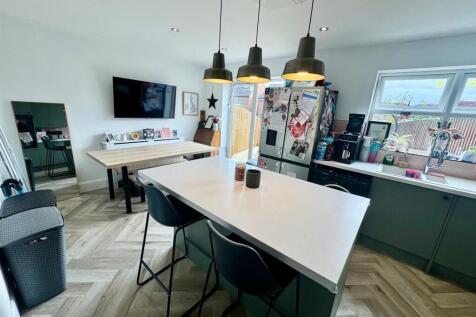 Kitchen 3.jpg