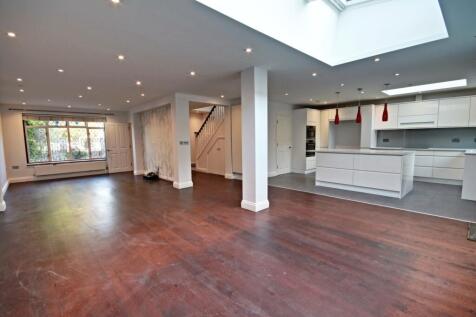 44 Bowness Crescent - Reception-Kitchen