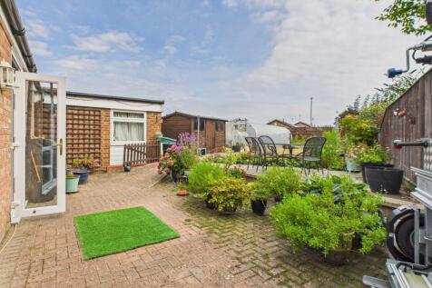 CAM02519G0-PR0326-STILL024