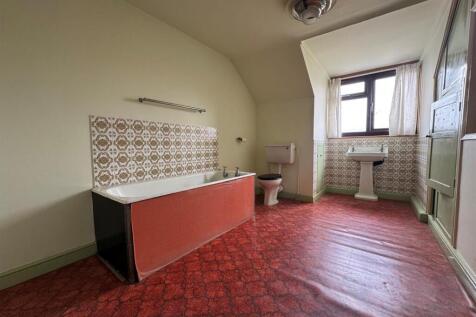 bathroom1.jpg