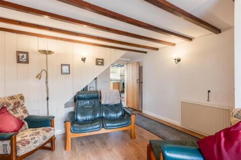 Wandales 2 Sitting Room-3.jpg