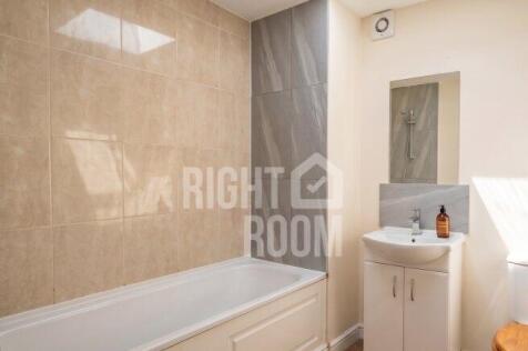 room-2-71-seyssel-street-e14-3eh-1066318