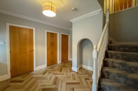 5 Hailwood Avenue (39).jpg