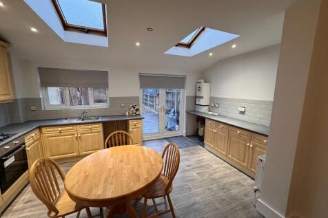 Chaucer Road, London, E11 photo 3