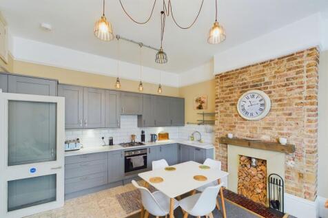 Kitchen/Living Area