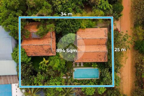 6 Bedroom 2 Wooden House For Sale - Slor Kram, Siem Reap