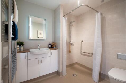 Harvard Place, Stratford-upon-Avon - Shower Room