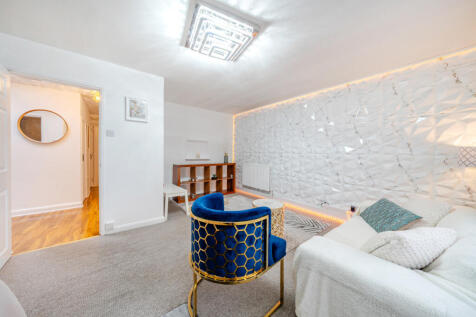 London, SE16 - property photo