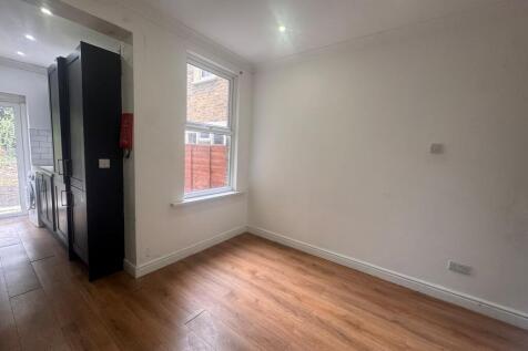 Southwell Grove Road, Leytonstone, Waltham Forest photo 5