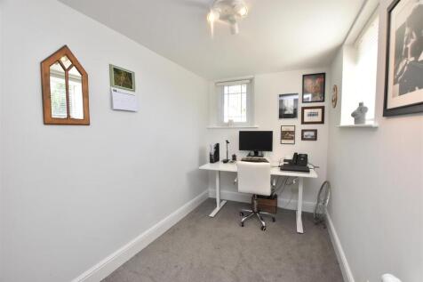 OFFICE/OCCASIONAL BEDROOM