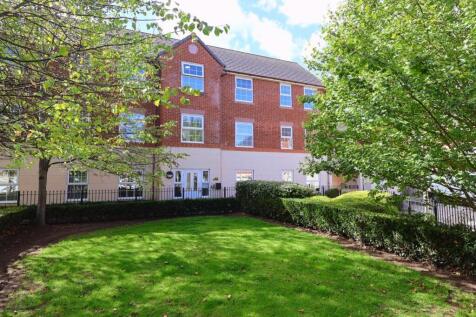 COMMUNAL ENTRANCE HALL
