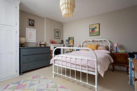 31 - 4 Victoria Road - GL7 1EN - Web.jpg