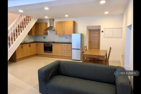Kitchen/ Living Room