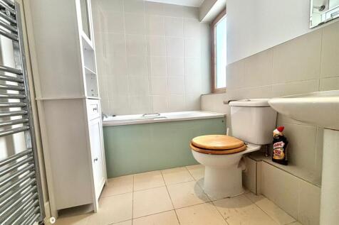 Bathroom.jpeg