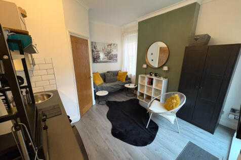 Flat 2 (Ground floor), 8 Spencer Road, Earlsdon, 