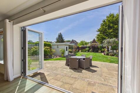 Bi-folds to garde...
