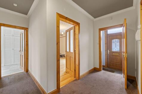 3 bed, 1 bath Semi-Detached Bungalow in Leeds - Photo 11